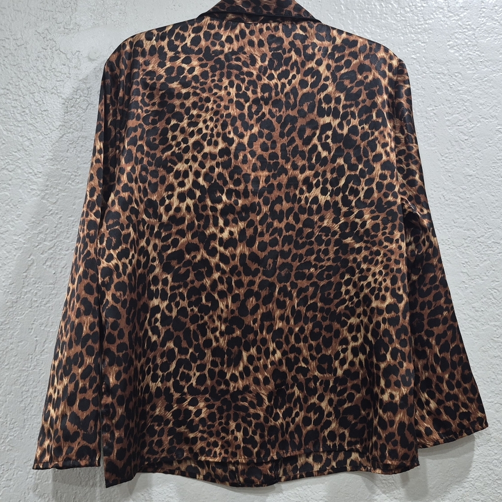 Frederick's of Hollywood Leopard Print Pajama Set Size M satiny Feel - Picture 3 of 15